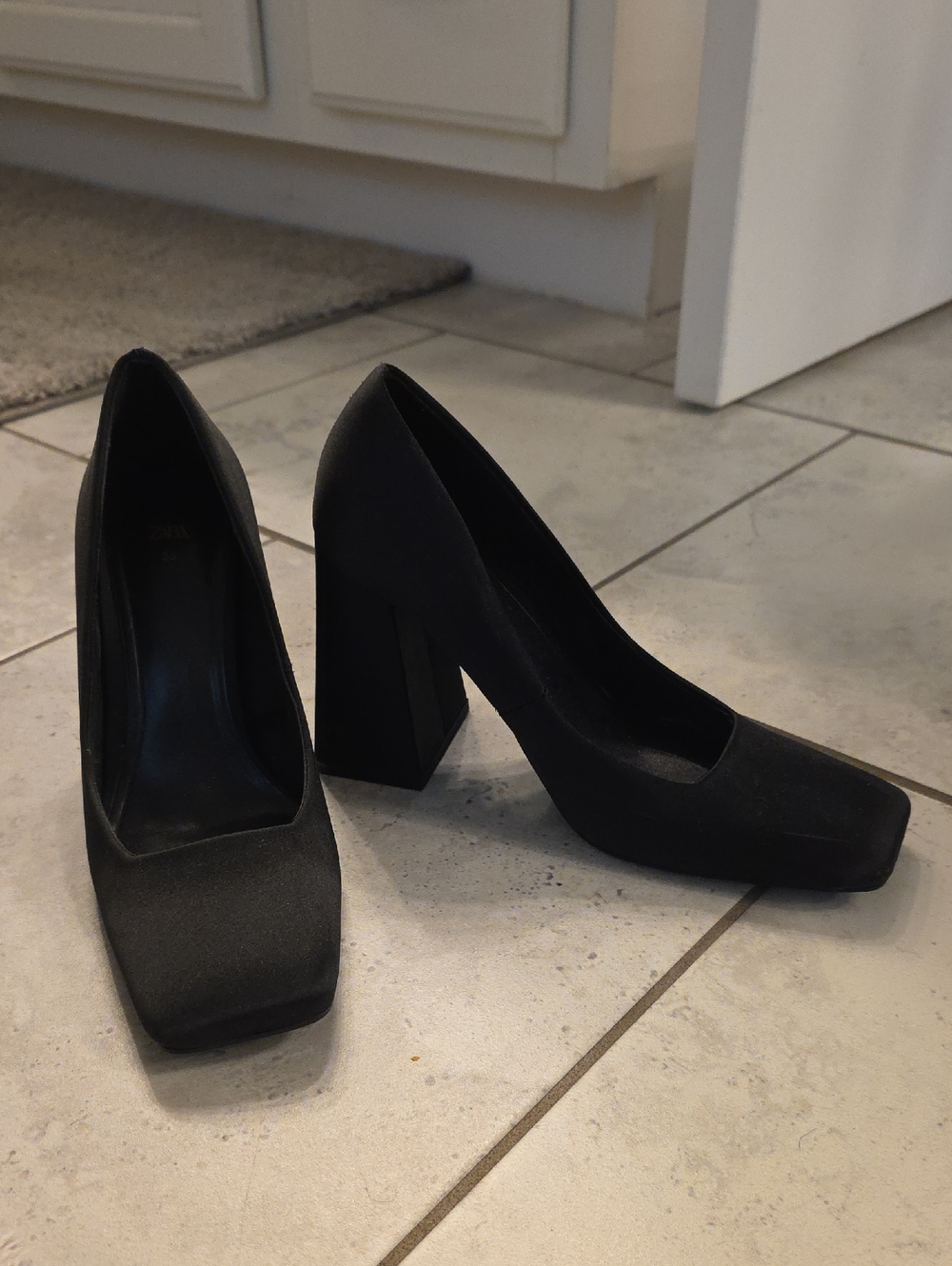 Zara Black Square-Toe Block Heel Pumps